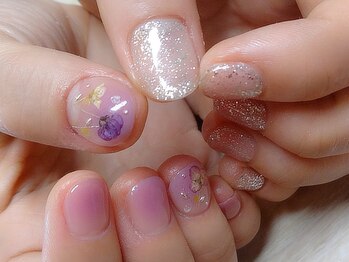 アミュリー ネイル アトリエ(Amury nail atelier)/チークネイル＆押し花ネイル♪