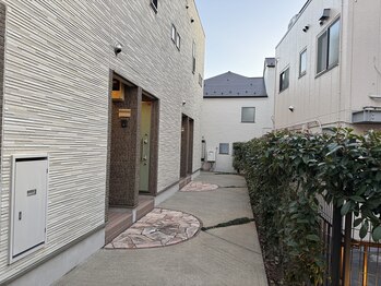 ソフィア 目黒(Sophia)/道なりに進み突き当りを左へ