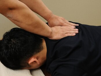 はりきゅう整骨院 健志/筋肉も矯正していきます。