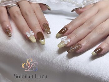 先取り秋チェックネイル