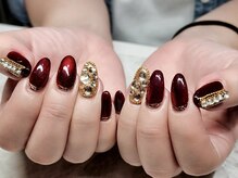 ネイルプラスユウ(NAIL+U)の雰囲気（秋の定番ボルドーもマグネットと合わせると素敵♪）