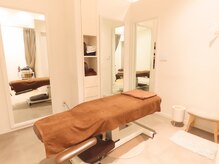 ゴクラククラブ エフシーエム(GOKURAKU CLUB × FCM)の雰囲気(プライベートな個室でゆったりと施術を受けられます♪)