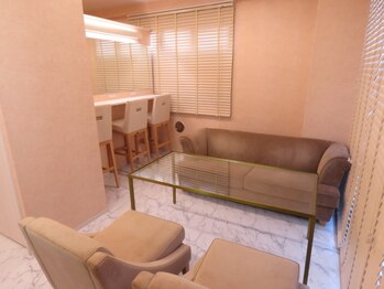 エメローズ 池袋店(AIMEROSE)の写真/初めてのまつ毛・眉毛は『AIMEROSE』にお任せ★お好みのデザインから流行りのデザインまで丁寧にご提案♪