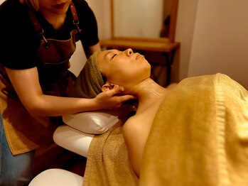 ウタタネ(utatane)/オイルマッサージ 上半身