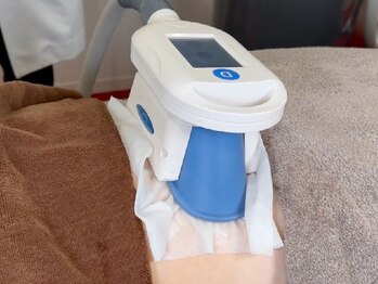 エープラス(A+)の写真/【脂肪冷却・同時４カップ施術可◎】圧倒的効果【脂肪減少を促進する衝撃波付き】