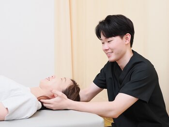 西宮にこ整骨院 整体院の写真/辛い首・肩こり解消◎国家資格者による効果重視の整体＆姿勢矯正で根本改善！【西宮/整体】