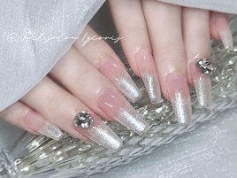 大人可愛い上品ネイル