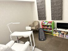 ラボーテ 月が丘店(La beaute)の雰囲気（個室キッズスペース完備。お子様を見守りながら施術が出来ます。）