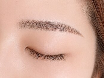 アンドシー 西宮北口店(and she.)の写真/1日で自然に垢抜け◎骨格・お顔バランスに合わせた”似合う眉”に【アイブロウスタイリング¥4980】