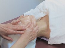 ビビッド(Vivid)/小顔コルギ