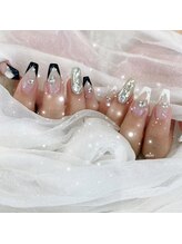 リンドネイル バイ モカ アンド ララ(Lind nail by moca and LaLa)/Vフレンチネイル