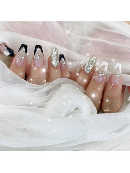 リンドネイル バイ モカ アンド ララ(Lind nail by moca and LaLa)/Vフレンチネイル