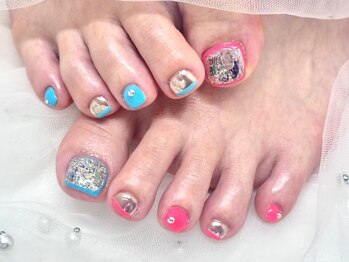 プリュネル(Prunelle)の写真/大人気★【フットネイルワンカラー¥6,600/定額デザイン¥8,800】選べる40種以上＆トレンドデザインも充実♪