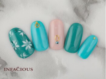 インフェイシャス 大丸福岡天神店/寒色系大人ネイル 