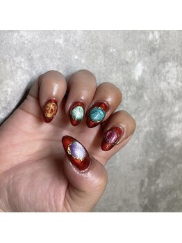 宝石ネイル