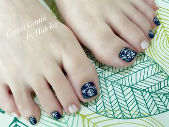 シュシュグラティ(chou chou Gratiii)/フットネイル