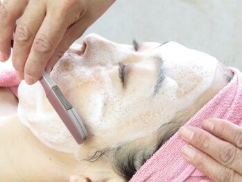 やまだ理容/産毛と角質をそってお肌スベスベ