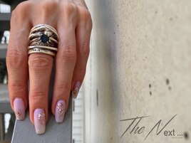 ぷっくりネイル