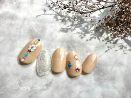 ヌーディー　ビジューネイル
