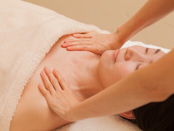 トータルビューティーサロン 凛/大人気のデコルテマッサージ