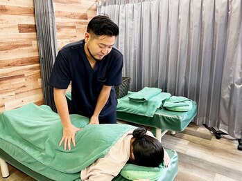 あらいやくし接骨院/はりきゅう骨盤ラボ キュア(cure)の写真/どこに行っても改善しない腰痛にお悩みの方必見！痛みの少ない施術で、腰痛の原因を根本から改善☆