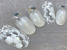 ホワイトフラワーでブライダル