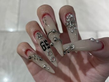 ネイルスタジオイー(nailstudio E)の写真/痛ネイル・推しネイル大歓迎☆自分好みのゴテゴテネイルを一緒に作りましょう♪[心斎橋]