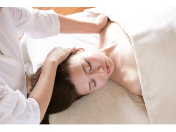 つつむ/首・肩まわりのストレッチ