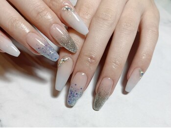 ムー(moo)/ラメカラグラーデーションネイル