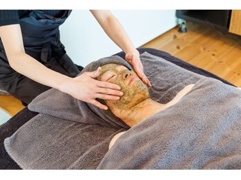 四季beautyの写真/基礎化粧品の浸透を高める【剥かないハーブピーリング】でしっとり、質感の良い上品な肌へと導きます♪