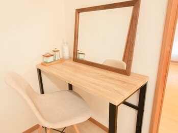 サニーデイズ(SUNNYDAYS)/メイク台