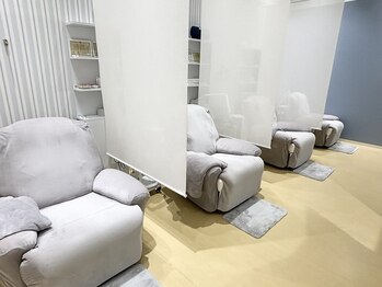 ツヤメキ イオンタウン四日市泊店(TSUYAMEKI)/ゆったり♪リクライニングチェア