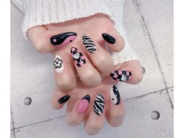 個性派デザインネイル