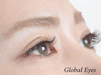 グローバルアイズ(Global Eyes)の写真/【LEDエクステ導入◎】理想の目の形に近づけるデザイン提案◎パリジェンヌ¥5600/束感韓国風パーマ¥5600 