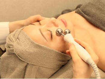 リコロン 銀座(Re:)の写真/表情筋リフトアップ☆頬~口周り、フェイスラインのもたつきを撃退!キュッとお顔を引き上げて美小顔に導く