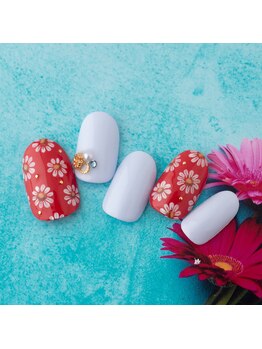 手描きフラワーデイジーネイル