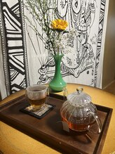 ホワイトタイガー(White Tiger)/施術後アップルティでデトックス