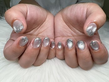 タムタムネイル 本厚木(Tam Tam Nail)/マグネット、ラメグラデー追加