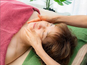 アロマテラピーサロン チャーミング(charming)の写真/冬の乾燥・暖房による毛穴詰まり/ゴワつきを徹底ケア!【高保湿ピーリング】で潤い溢れる陶器肌へ◎