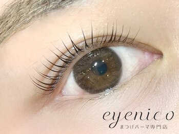 アイニコ 梅田店(eyenico)の写真/まつげパーマが初めての方でも、丁寧なカウンセリングと説明で安心◎流行りの『束感』のある仕上がりにも♪