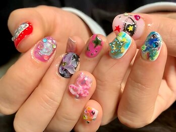 モデュラボ トウキョウ バイ ティーアンドビー(Modu Lab Tokyo by T&B)の写真/《アートネイルならお任せ》経験豊富なスタッフがお好みのデザインネイルをご提供!夏に向けたアートも可能!