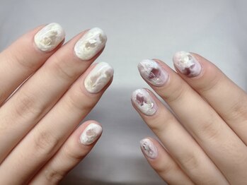 キラネイル(Kira Nail)の写真/カラー900色以上！ワンカラーでもお好きなカラー×美フォルムで、シンプルなのに眺めていたくなるネイル♪