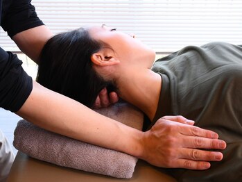メディカバリー(Medicovery)の写真/気づけば力が入っている首・肩に。ふっと抜けて軽くなる心地よさと、深いリセット時間を。