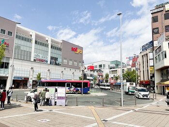 つばききよら/駅からの道順2.ロータリーを進む