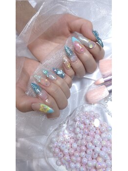 ラズリ(Lazuri)/ハイビスカスマリンネイル