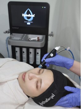 アクティブエイジング 大阪店の写真/〈医療機関提携〉ハイドラフェイシャルで毛穴レス美肌！驚きの効果実感！エンビロンとの組み合わせも◎