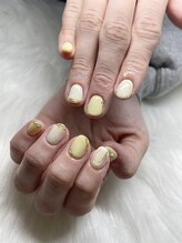 フィー(fee)/黄色ネイル