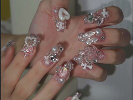 ゴテゴテ夢かわお姫様ネイル
