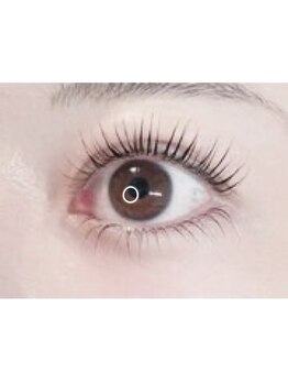 モーイ トウキョウ(Mooi Tokyo)の写真/自然にぱっちり/根元から80立ち上げるパリジェンヌで自まつ毛を長く美しく上品な目元に/中野まつげパーマ