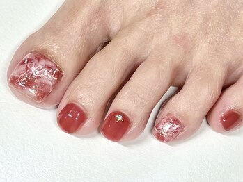 モーヴネイル(mauve.nail)の写真/お仕事でハンドネイルができない方にもおすすめ◎ サンダルの季節到来★フットネイルで足元から華やかに♪